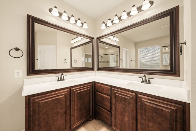 Building Photo - 504 Ridgewater Trail