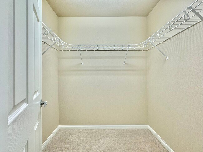 Building Photo - 8173 Crimson Creek Ct