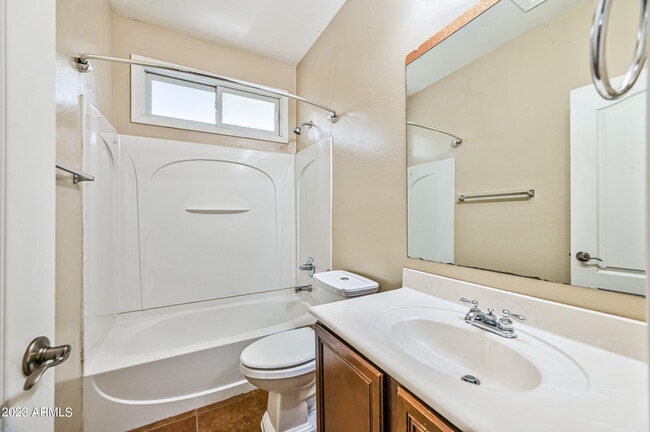 Building Photo - 5716 S 21st Terrace