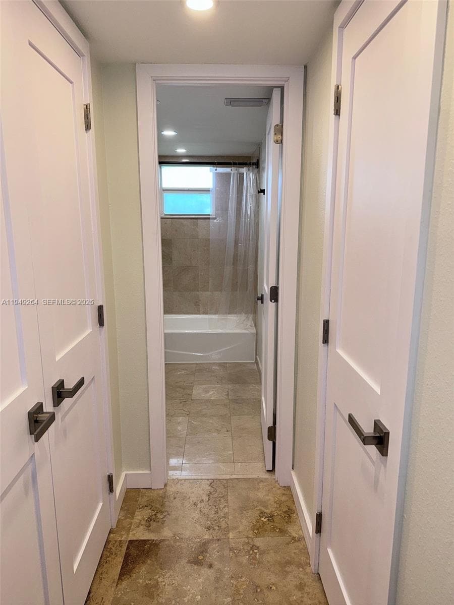 Building Photo - 100 Edgewater Dr