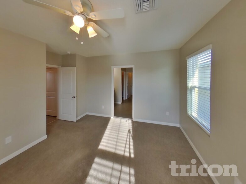 Building Photo - 4127 Willow Hammock Dr