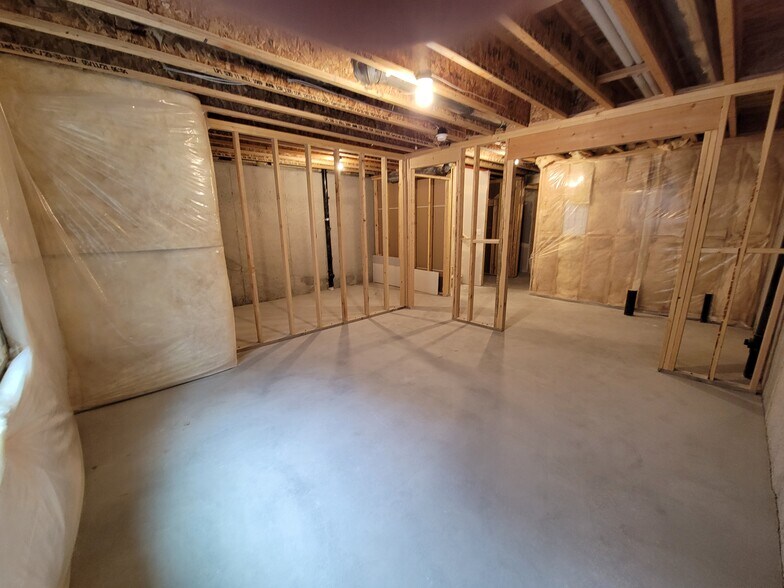 Building Photo - 15068 S Wild Horse Way