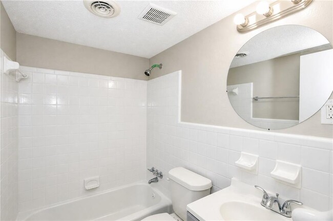 Building Photo - 2045 Alison Ct SW