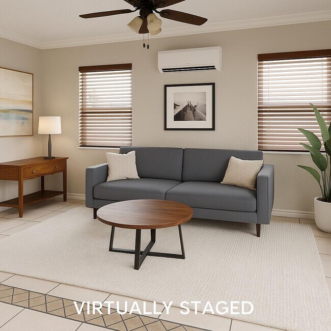 Building Photo - 711 NE 14 St