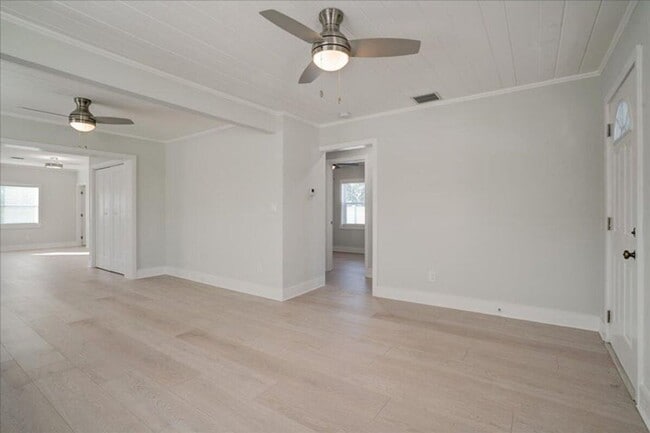 Building Photo - 320 NW 6th Ave