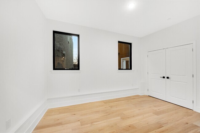 Building Photo - 1328 S 9th St