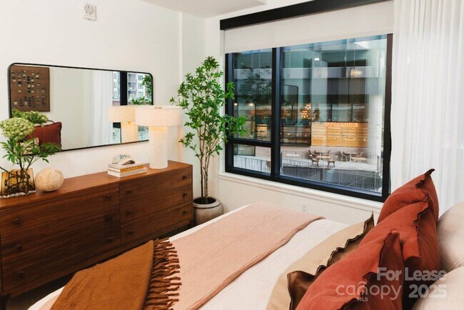 Building Photo - 2161 Hawkins St