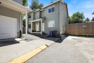 Building Photo - 2829 SE 90th Pl