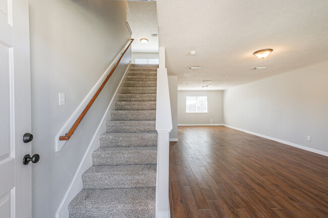 Building Photo - 12402 Greenmesa Dr
