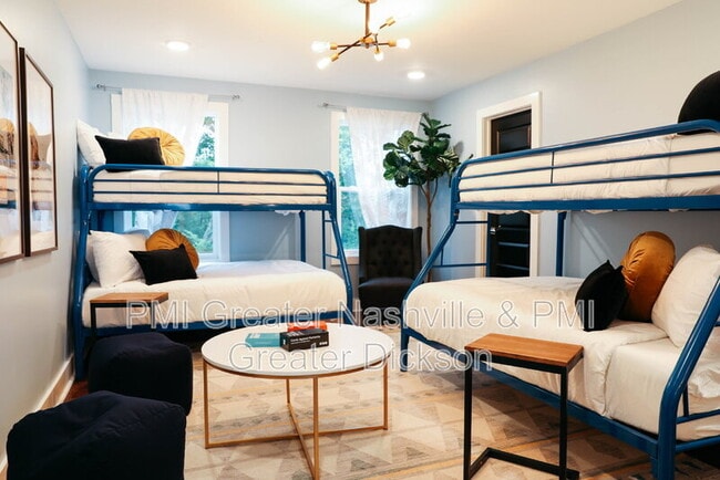 Building Photo - 11 N Hill St