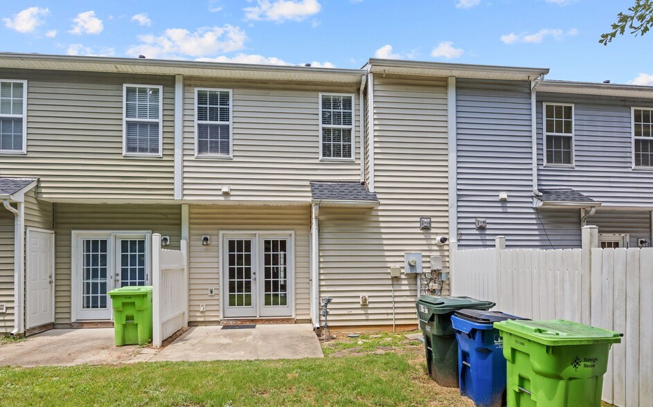 Building Photo - 6058 San Marcos Way