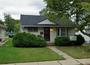 Building Photo - 5920 N 66th St