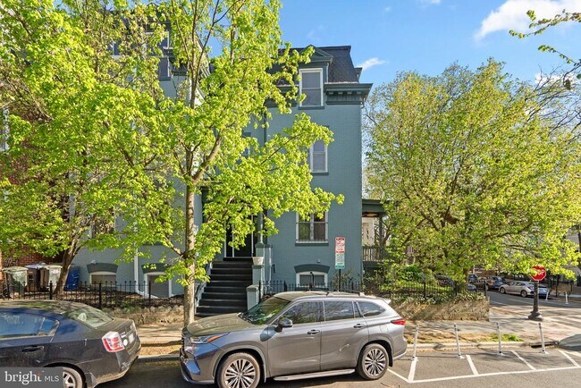 Building Photo - 1616 Kilbourne Pl NW