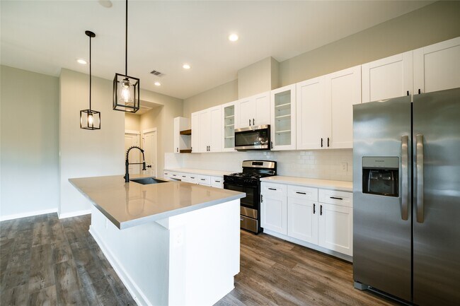 Building Photo - 11325 Stonework Garden Ln