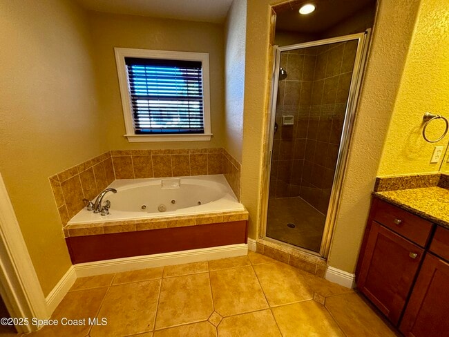 Building Photo - 1390 Isabella Dr