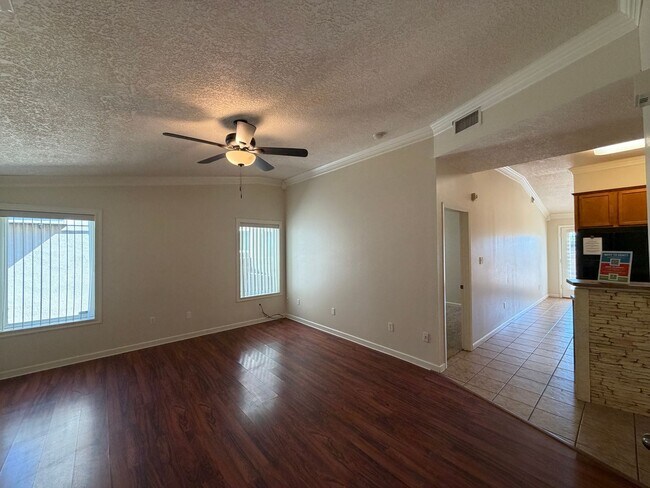 Building Photo - 3 Bedroom Single Story Home Available Near McMahon Blvd NW & Kayenta St NW!