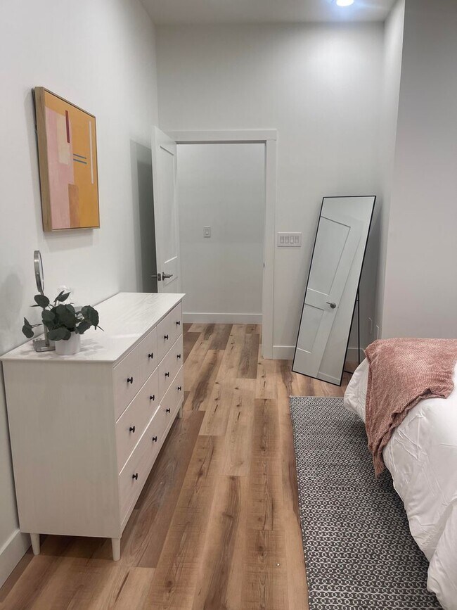 Building Photo - **  AVAILABLE AUGUST 2026  **  Beautiful Downtown Apartment with Private Rooftop Deck  Call to in...