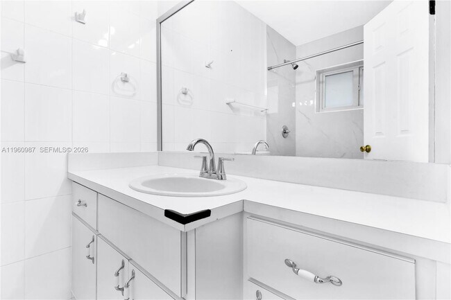 Building Photo - 630 SW 62nd Ave