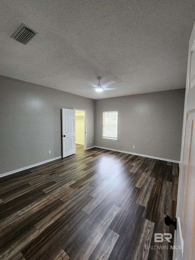 Building Photo - 100 Dunbar Loop