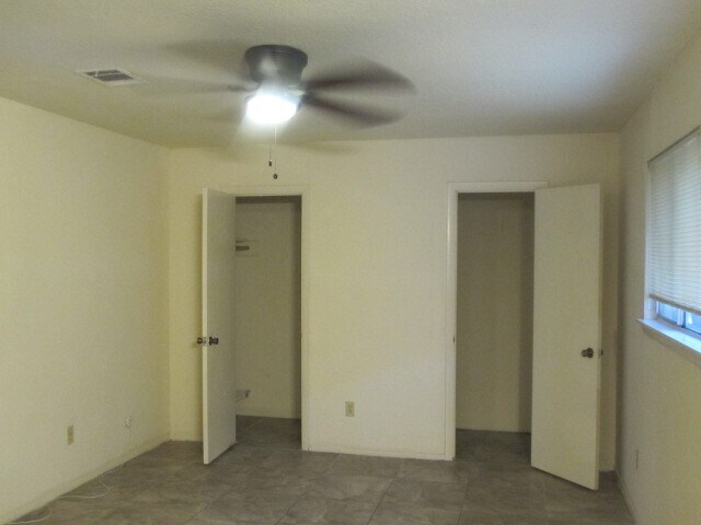 Building Photo - 10826 Sugar Hill Dr