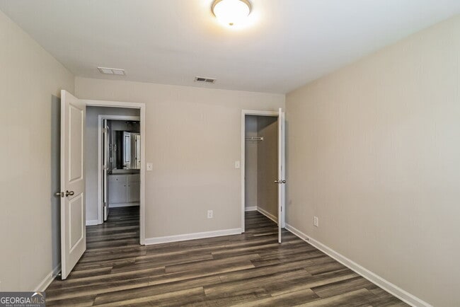 Building Photo - 911 Feldman Chase