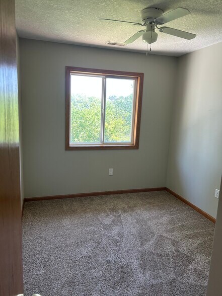 Building Photo - 309 N Cherokee Dr
