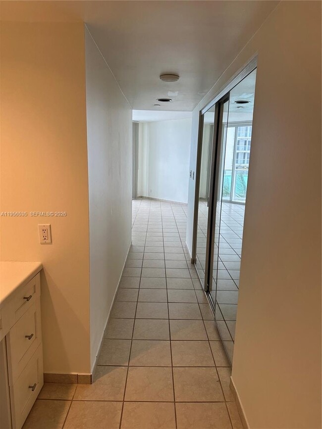 Building Photo - 16485 Collins Ave