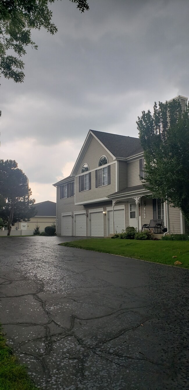 Primary Photo - 337 Sandhurst Ln