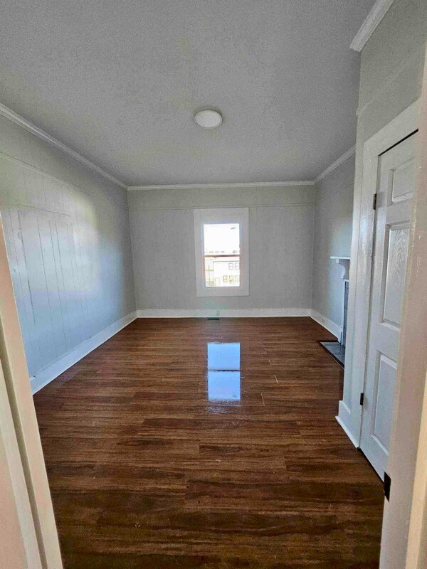 Building Photo - 626 Monroe St