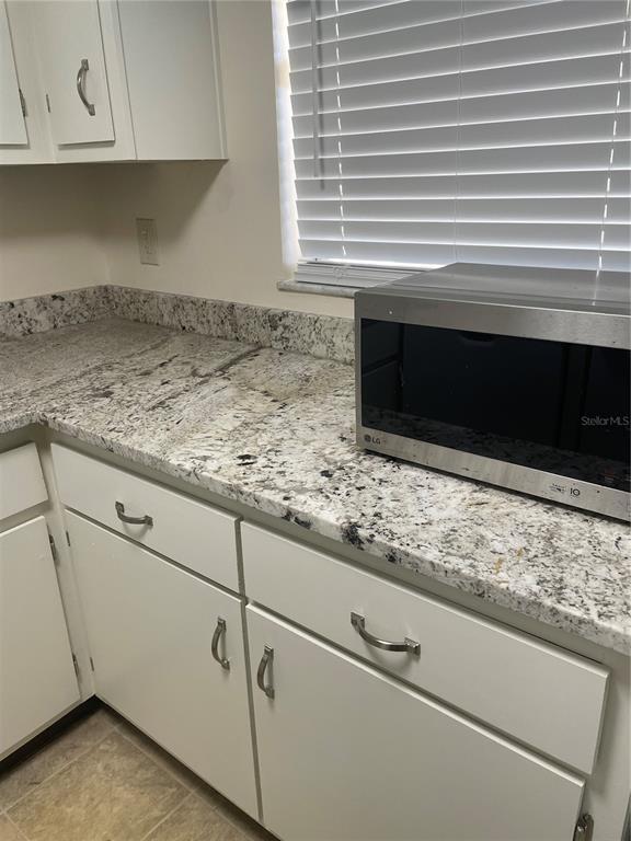 Building Photo - 7701 Starkey Rd