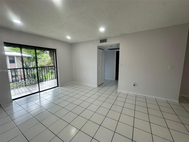 Building Photo - 9808 Hammocks Blvd
