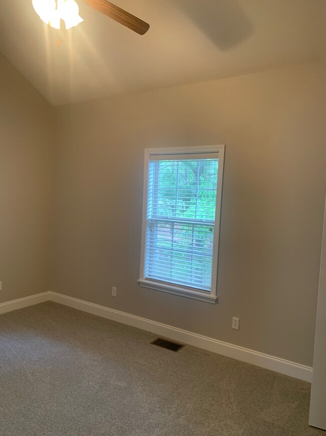 Building Photo - 2206 Anderson Rd