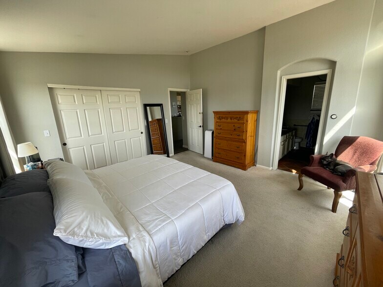 Building Photo - 4590 Elizabeth Ln