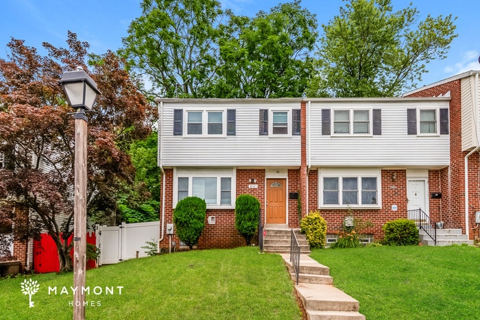 Primary Photo - 6121 Fairwood Ave