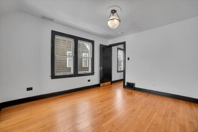 Building Photo - 4941 Montgomery Ave