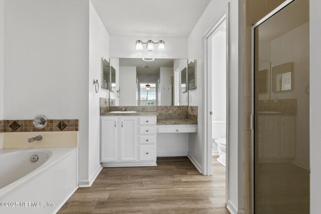 Building Photo - 3265 Woodglen Dr