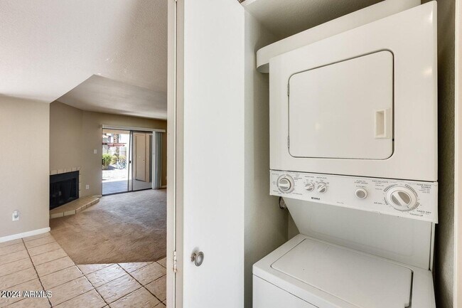 Building Photo - 9340 92ND St