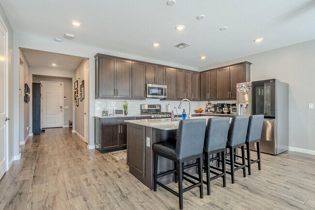 Building Photo - 9935 E Thornbush Ave