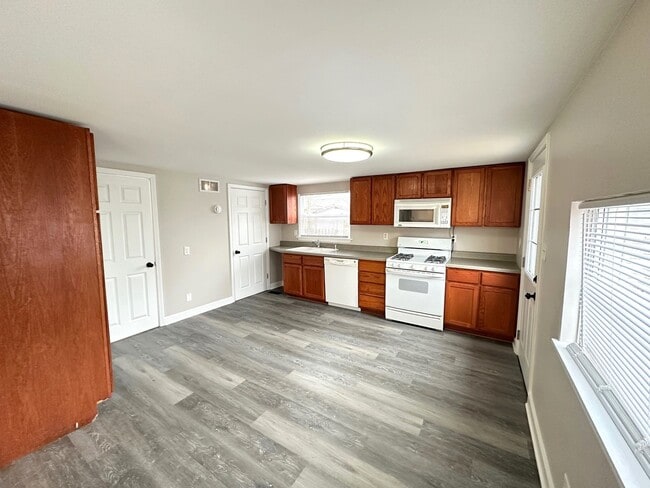 Building Photo - 7425 Cedar Dr