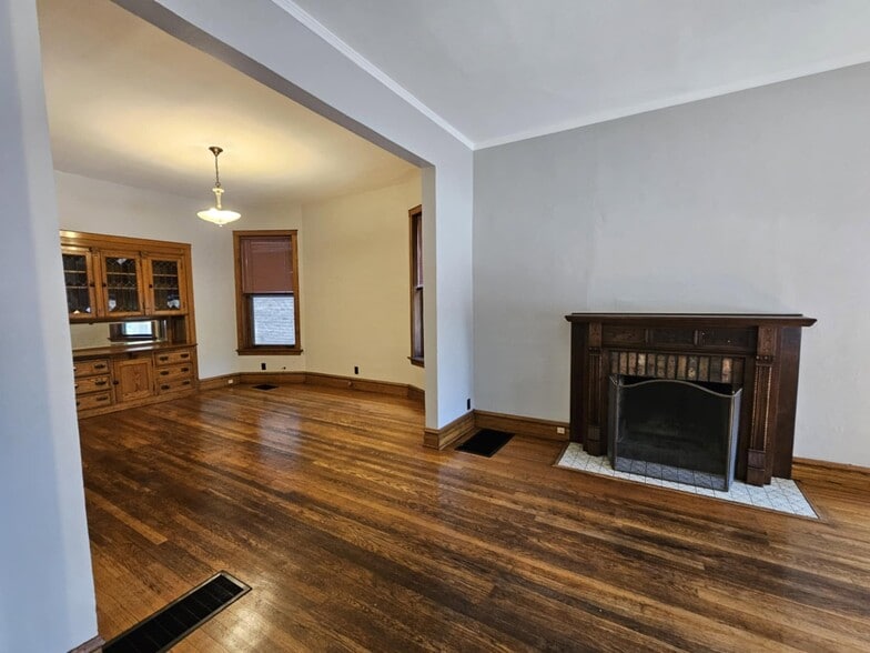 Building Photo - 3727 N Wayne Ave