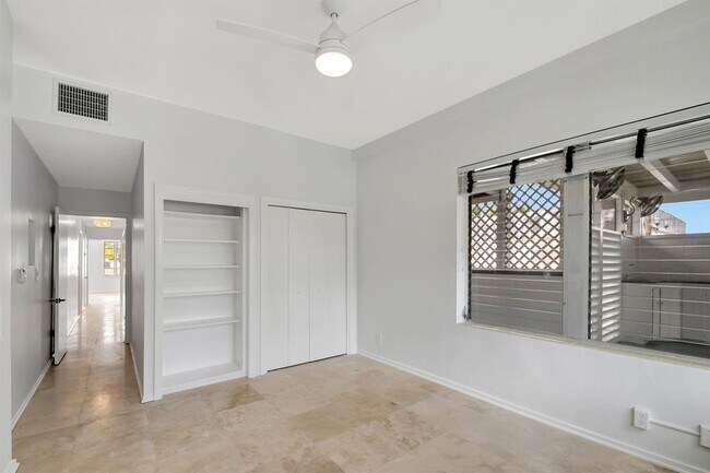 Building Photo - 218 Worth Ave