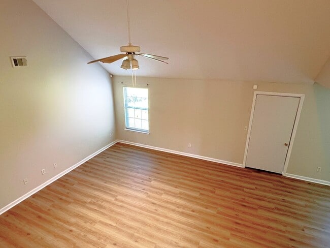 Building Photo - Spacious 4-Bedroom Home with Loft & Flex r...