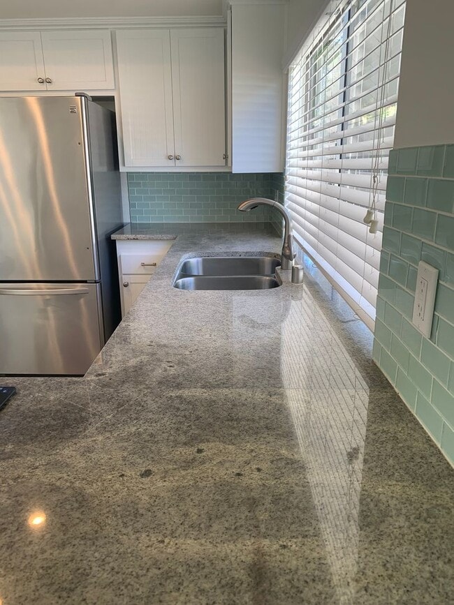 Building Photo - Pool Home with Fireplace & 2-Car Garage