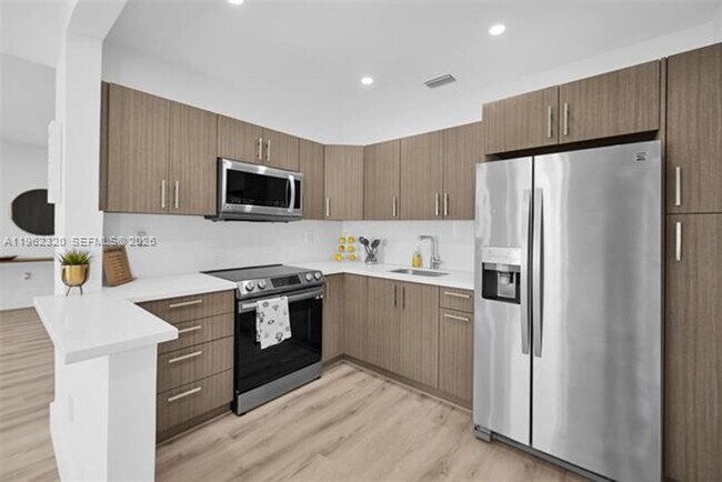 Building Photo - 6540 SW 4th St