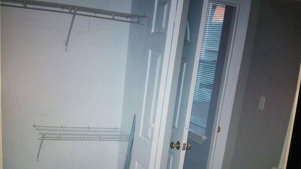 Building Photo - 19 S Broadway