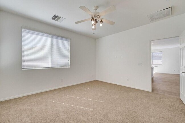 Building Photo - BEAUTIFUL 4 BEDROOM HOME IN GUARD GATED COMMUNITY!