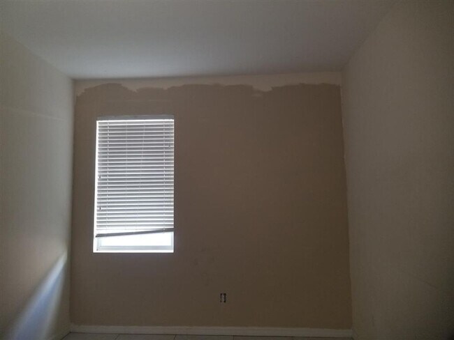 Building Photo - Move in Ready Home in Great Location