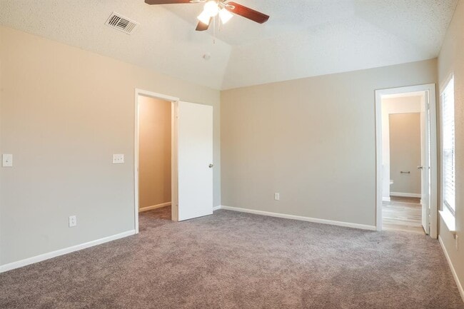 Building Photo - 9618 Poynes Dr