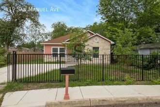 Building Photo - 419 San Manuel Ave