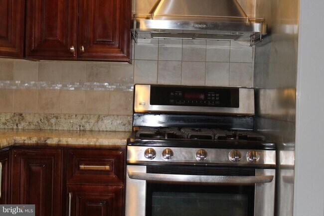 Building Photo - 3808 Delano St